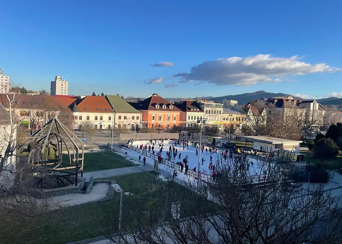 Apartman Bright Overlooking Square